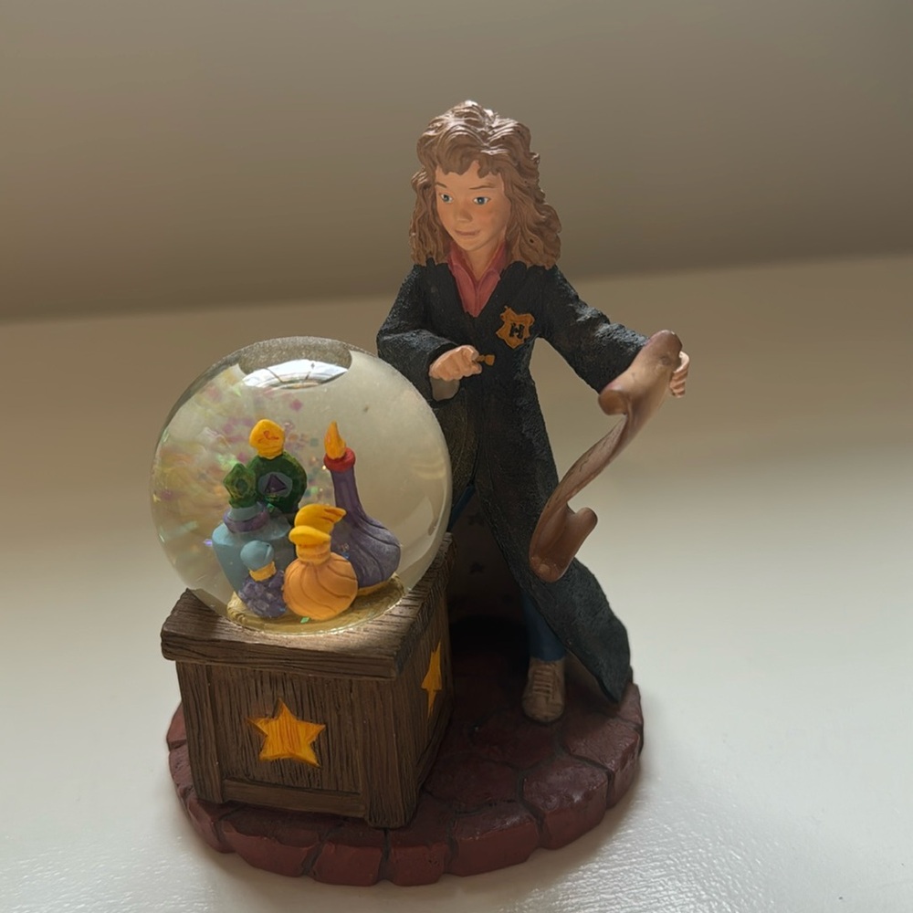 Hermione Snow Globe